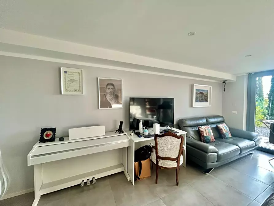 Immagine 8 di Porzione di casa in vendita  a Siena