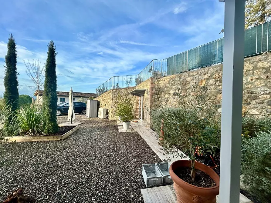 Immagine 2 di Porzione di casa in vendita  a Siena