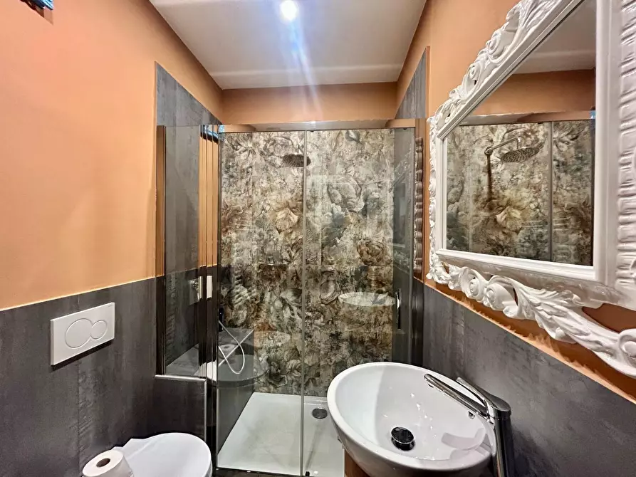 Immagine 15 di Porzione di casa in vendita  a Siena