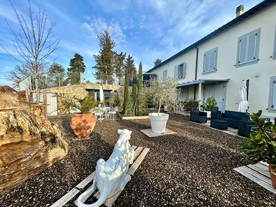 Immagine 3 di Porzione di casa in vendita  a Siena