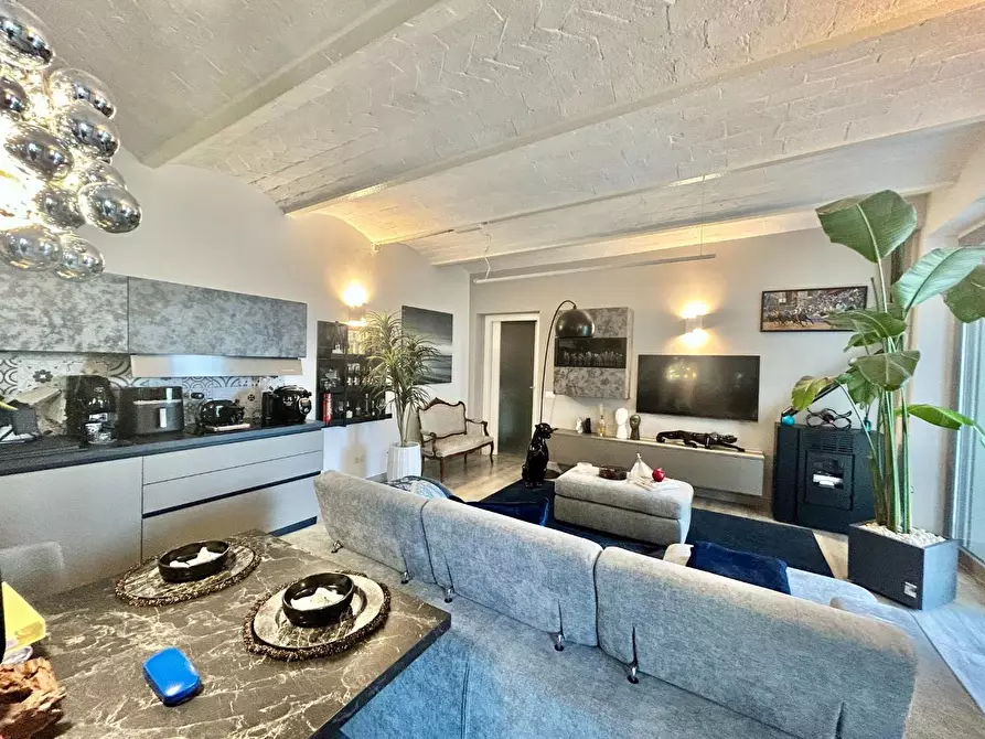 Immagine 25 di Porzione di casa in vendita  a Siena