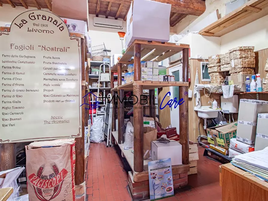 Immagine 7 di Locale commerciale in vendita  a Livorno