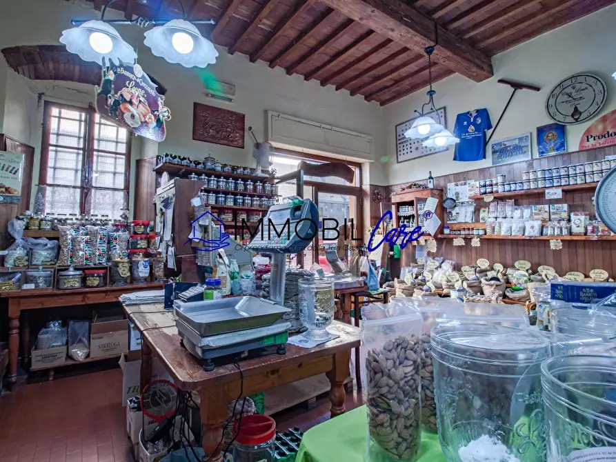 Immagine 5 di Locale commerciale in vendita  a Livorno