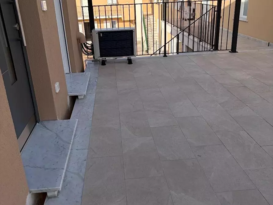 Immagine 2 di Casa quadrifamiliare in vendita  a Sarzana