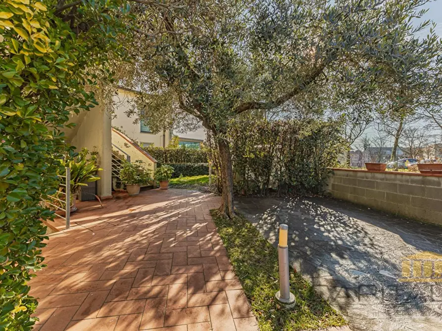 Immagine 27 di Villetta a schiera in vendita  a Calcinaia