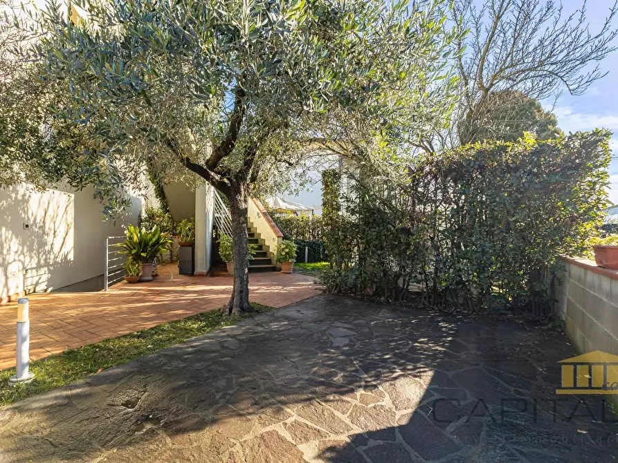 Immagine 26 di Villetta a schiera in vendita  a Calcinaia