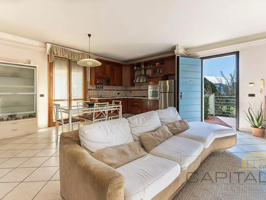 Immagine 4 di Villetta a schiera in vendita  a Calcinaia