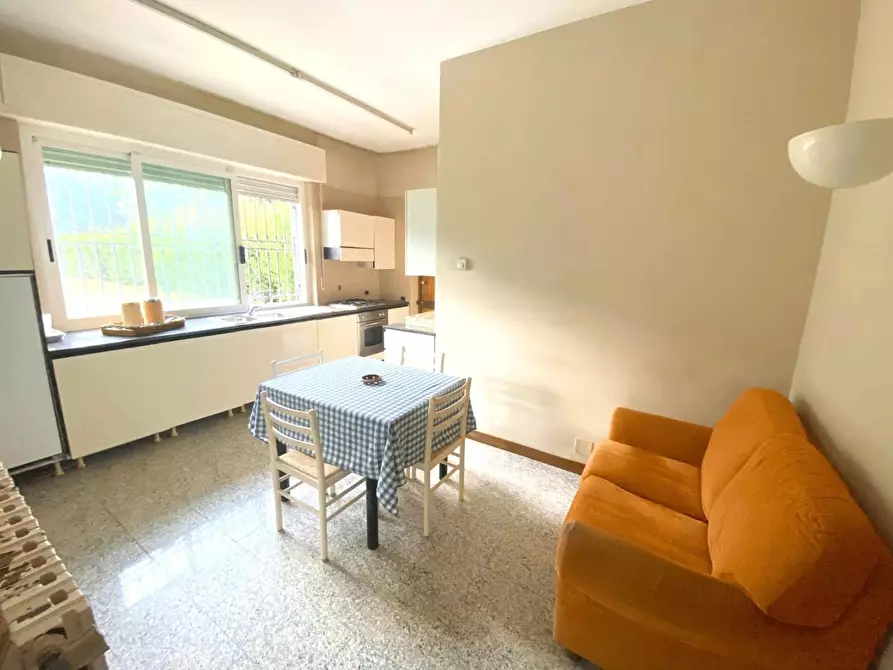 Immagine 22 di Villa in vendita  a Massa