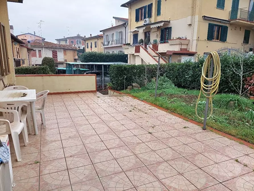 Immagine 3 di Appartamento in vendita  a Lastra A Signa