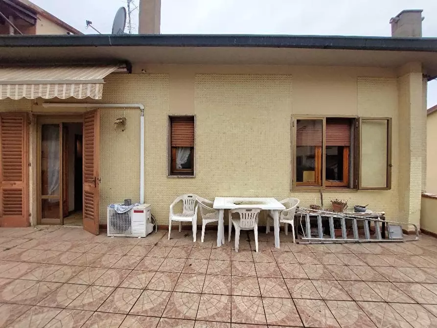 Immagine 1 di Appartamento in vendita  a Lastra A Signa