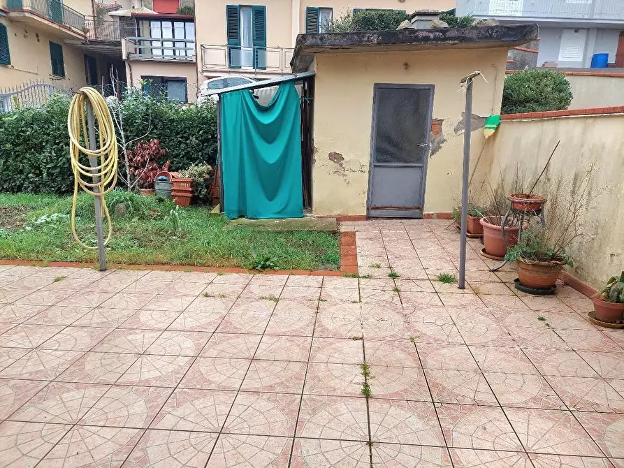 Immagine 2 di Appartamento in vendita  a Lastra A Signa