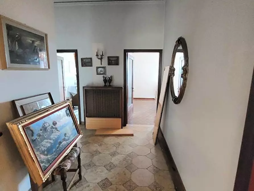 Immagine 17 di Appartamento in vendita  a Lastra A Signa