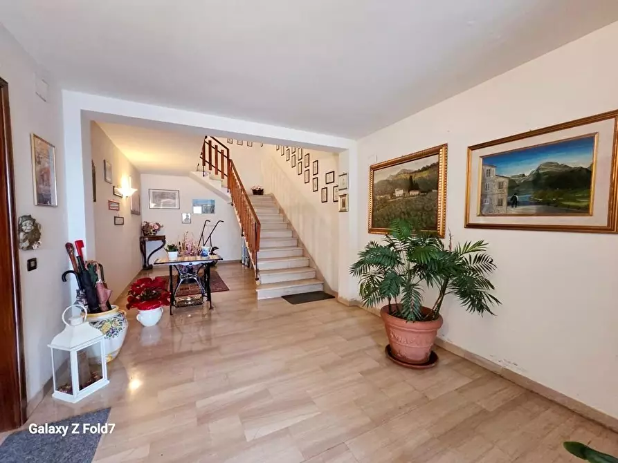 Immagine 24 di Appartamento in vendita  a Lucca