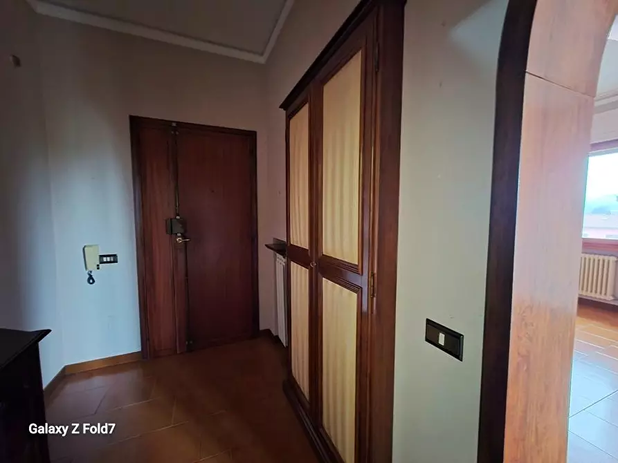 Immagine 2 di Appartamento in vendita  a Lucca
