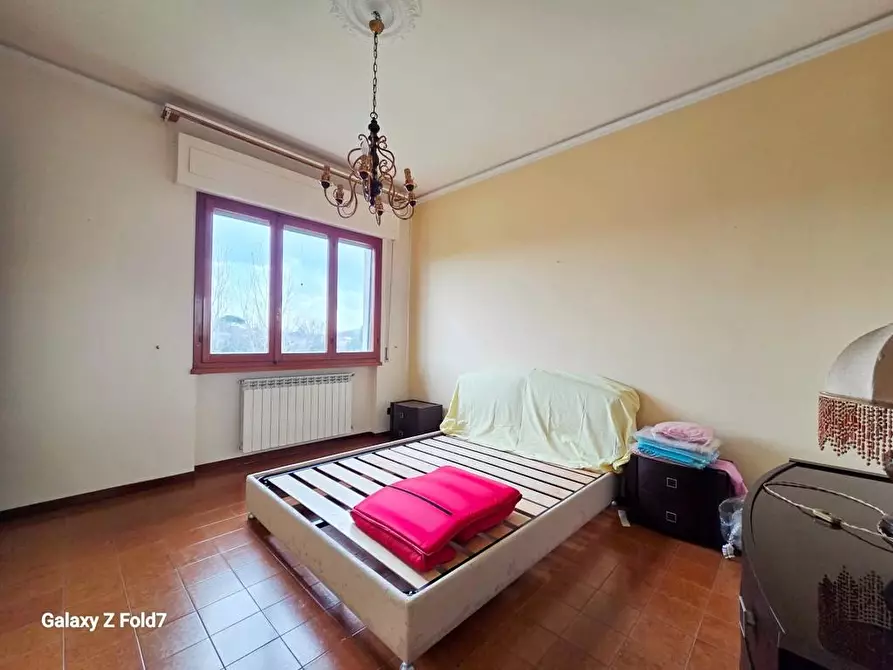 Immagine 14 di Appartamento in vendita  a Lucca