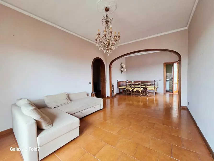 Immagine 5 di Appartamento in vendita  a Lucca