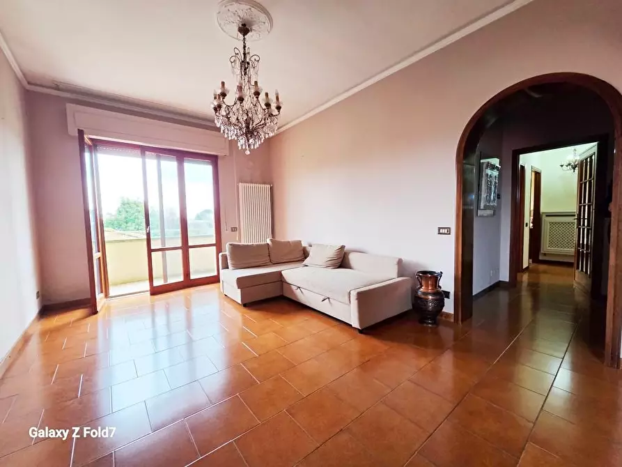 Immagine 3 di Appartamento in vendita  a Lucca