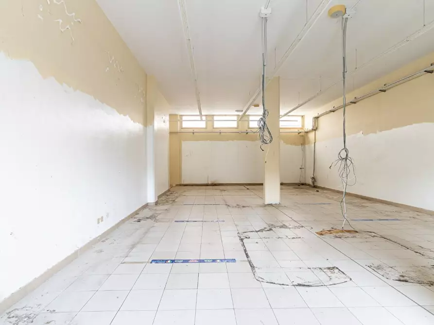 Immagine 20 di Locale commerciale in vendita  a Empoli