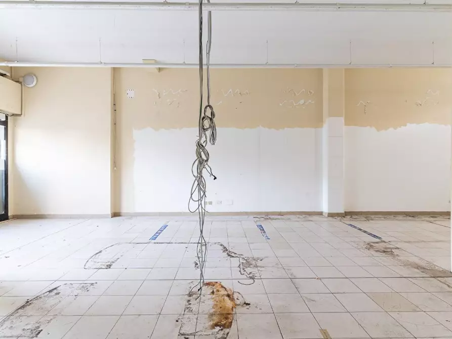 Immagine 17 di Locale commerciale in vendita  a Empoli