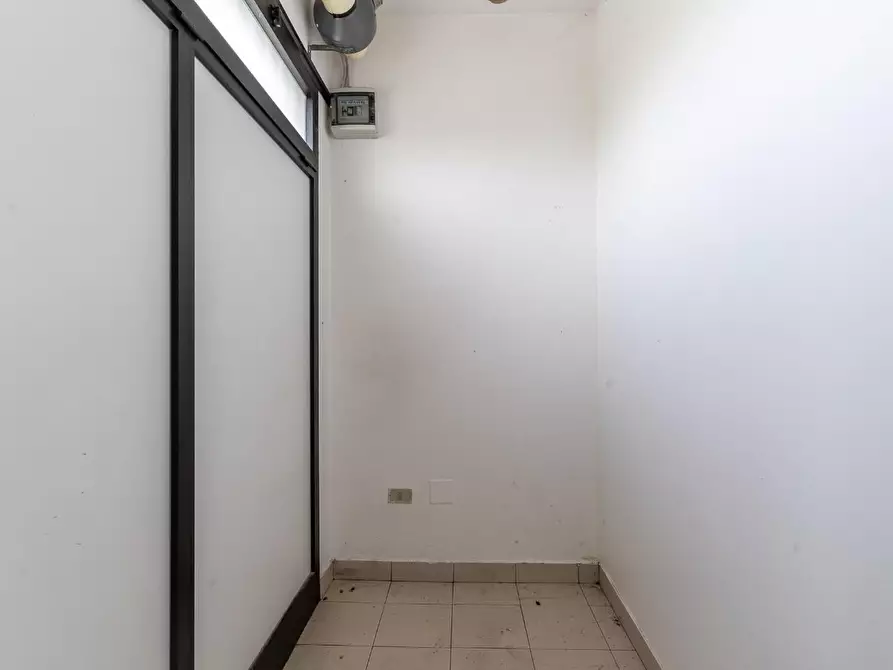 Immagine 24 di Locale commerciale in vendita  a Empoli