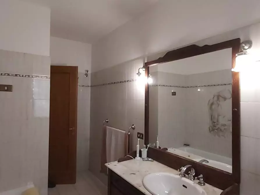 Immagine 18 di Casa bifamiliare in vendita  a Poggio A Caiano