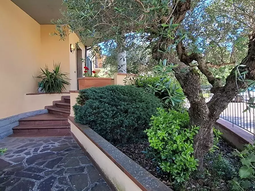 Immagine 23 di Casa bifamiliare in vendita  a Poggio A Caiano