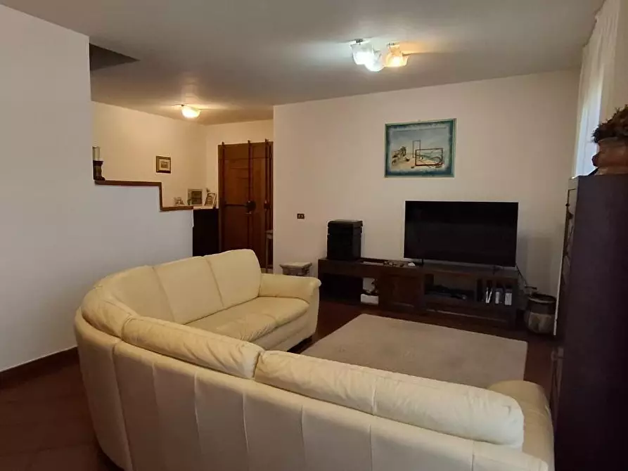 Immagine 3 di Casa bifamiliare in vendita  a Poggio A Caiano