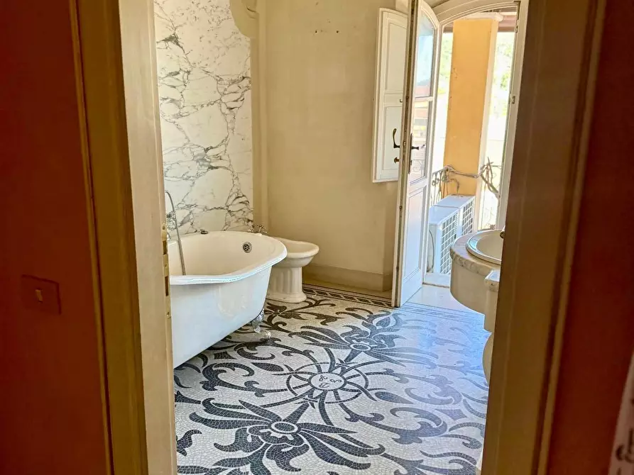 Immagine 18 di Appartamento in vendita  a Pietrasanta