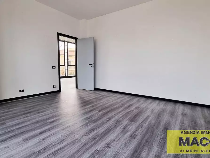 Immagine 2 di Ufficio in affitto  a Ponsacco