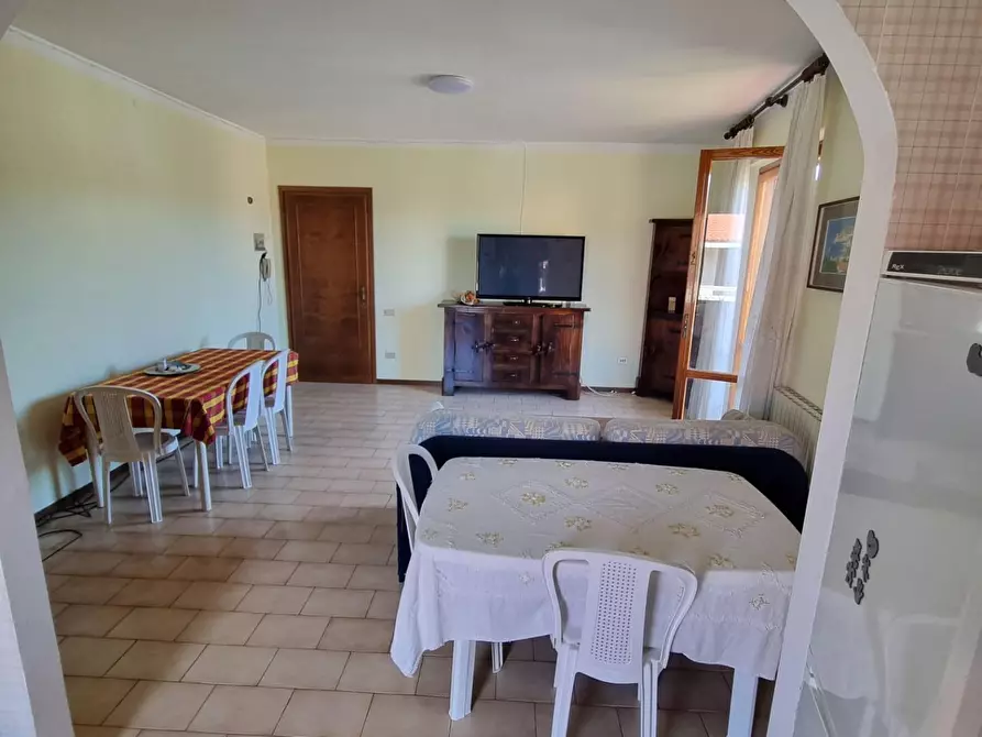 Immagine 2 di Appartamento in vendita  a Massa