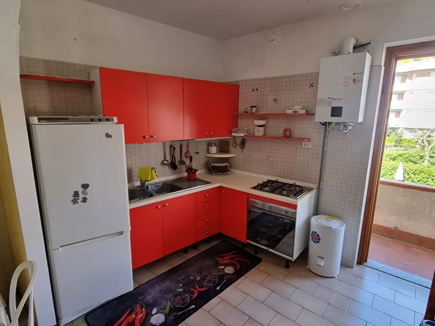 Immagine 4 di Appartamento in vendita  a Massa