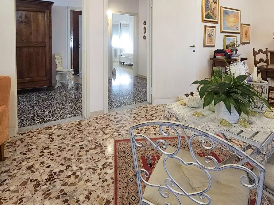 Immagine 13 di Villa in vendita  a Cascina