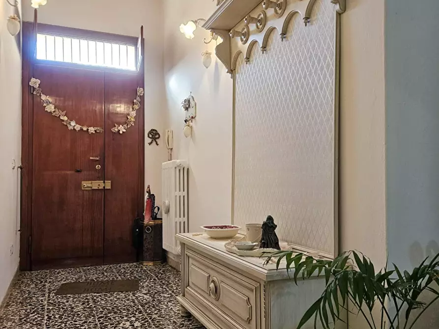 Immagine 10 di Villa in vendita  a Cascina