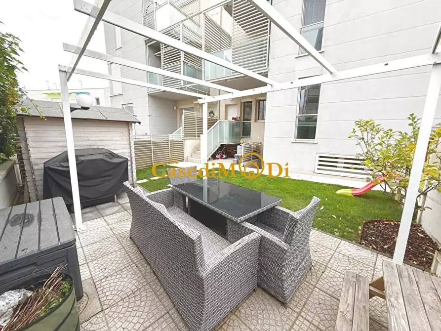 Immagine 33 di Casa bifamiliare in vendita  a Livorno