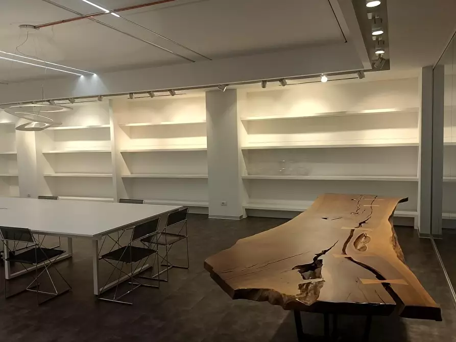 Immagine 14 di Capannone industriale in affitto  a Empoli