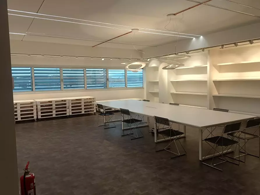 Immagine 13 di Capannone industriale in affitto  a Empoli