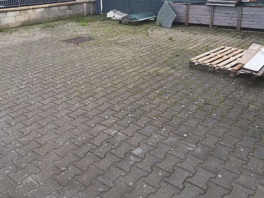 Immagine 9 di Attività artigianale in vendita  a Vicopisano