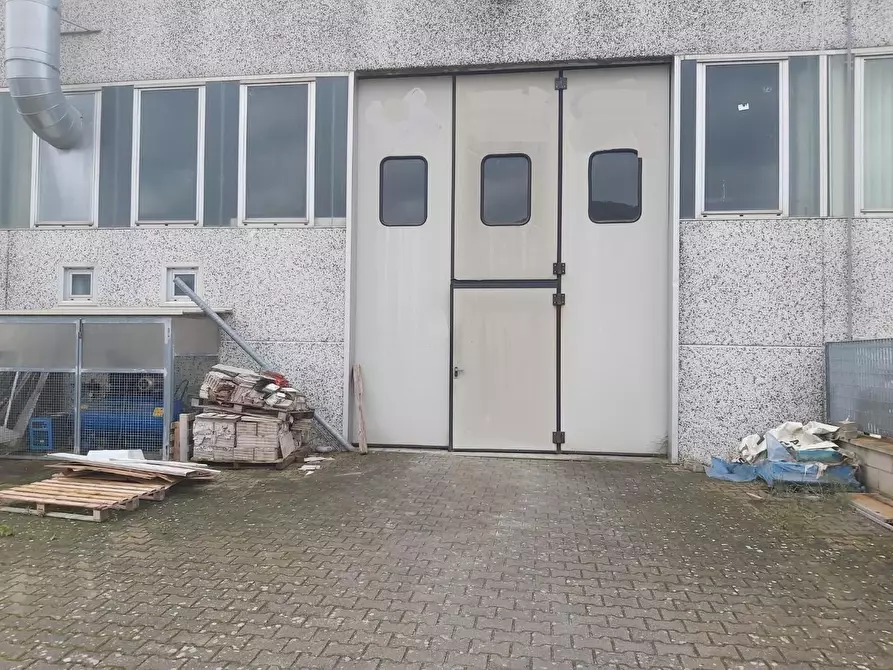 Immagine 2 di Attività artigianale in vendita  a Vicopisano