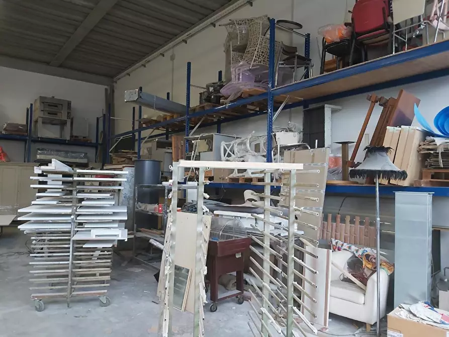 Immagine 3 di Attività artigianale in vendita  a Vicopisano