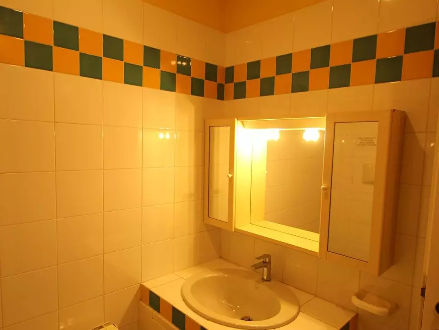 Immagine 13 di Villetta a schiera in vendita  a Lucca