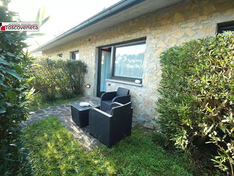 Immagine 2 di Villetta a schiera in vendita  a Lucca