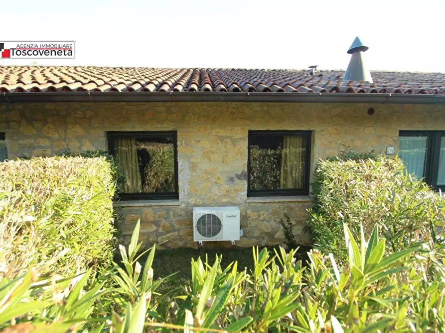 Immagine 22 di Villetta a schiera in vendita  a Lucca