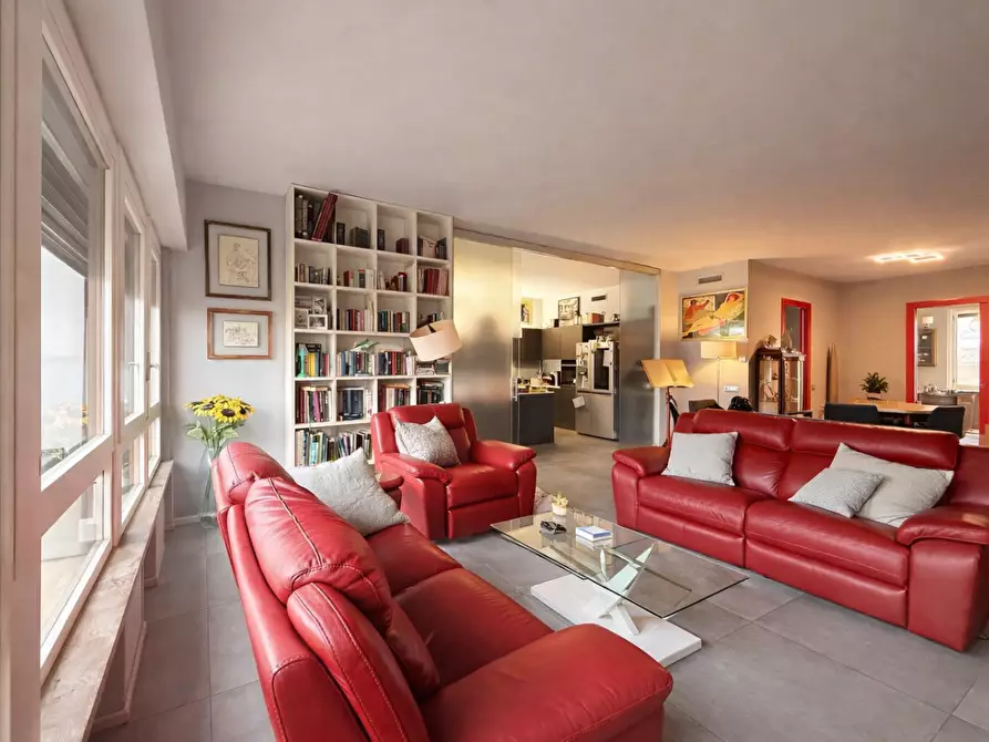 Immagine 1 di Appartamento in vendita  a Pisa