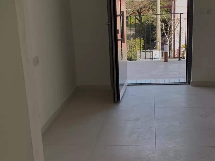 Immagine 12 di Appartamento in vendita  a Sarzana