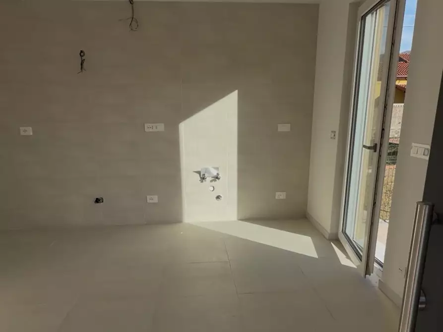 Immagine 5 di Appartamento in vendita  a Sarzana