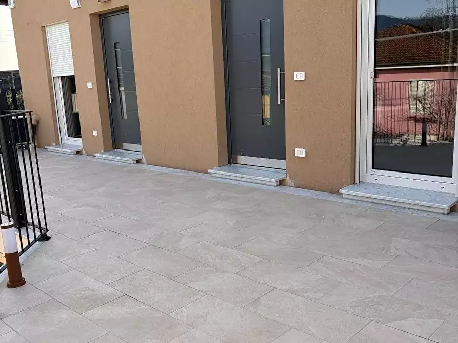 Immagine 2 di Appartamento in vendita  a Sarzana