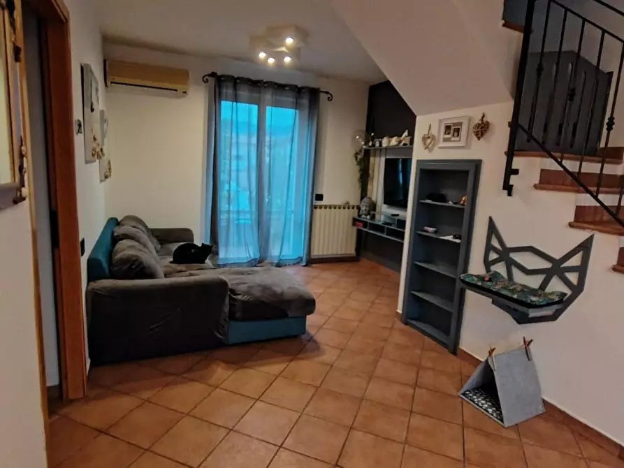 Immagine 10 di Appartamento in vendita  a Massa