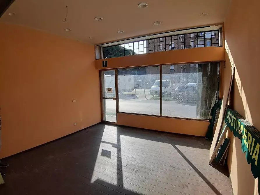 Immagine 4 di Locale commerciale in vendita  a Pisa