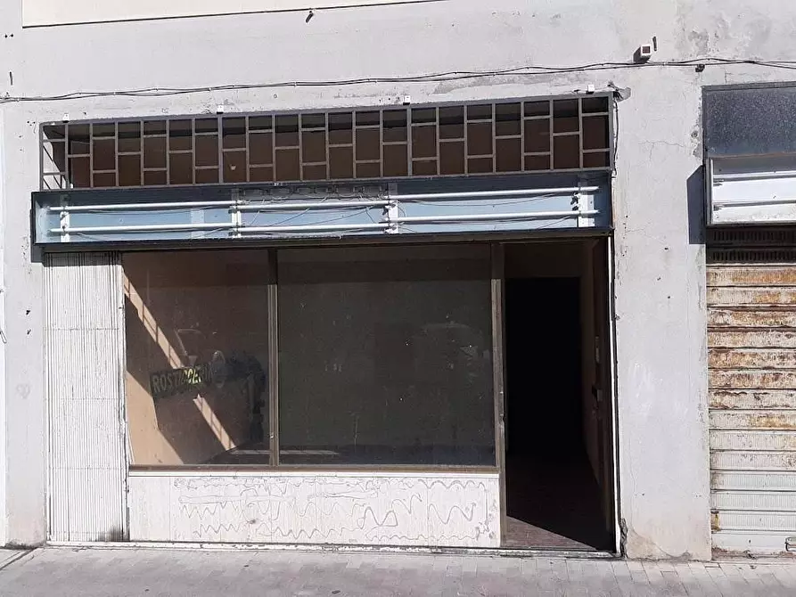 Immagine 1 di Locale commerciale in vendita  a Pisa