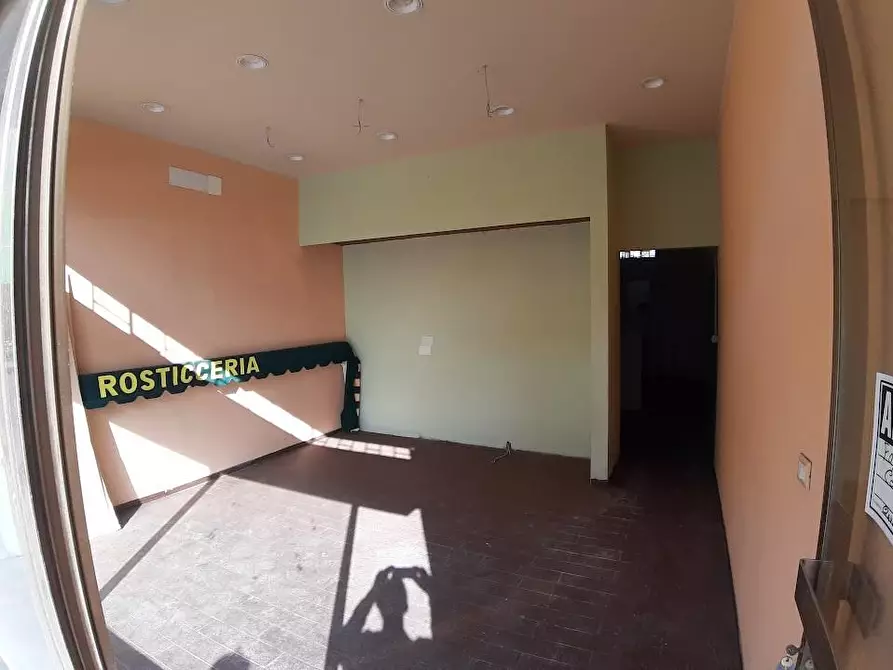 Immagine 2 di Locale commerciale in vendita  a Pisa